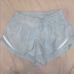 Lululemon Hotty Hot Short 2.5